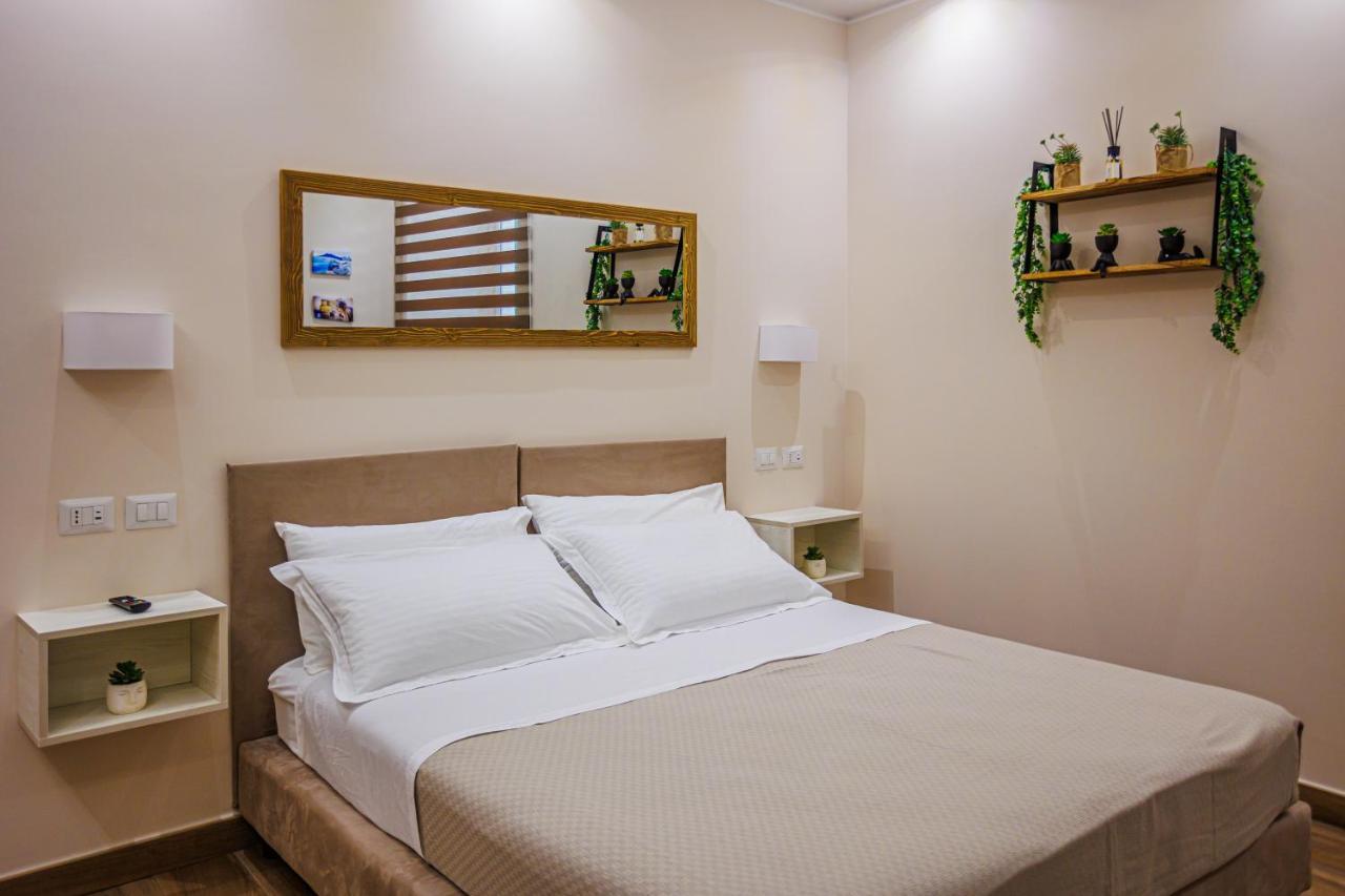 Peca'S Room เนเปิลส์ ภายนอก รูปภาพ
